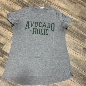 Modern lux avocado tee 🥑